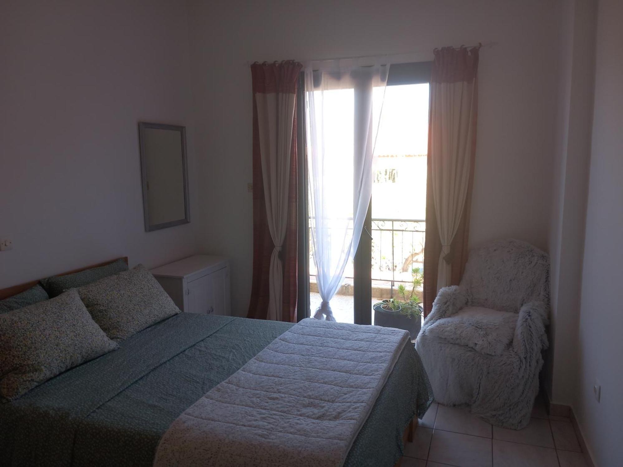 Stoupa Beachside Retro Apartment Εξωτερικό φωτογραφία